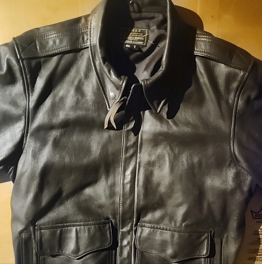 barnes & gibson A2 military bomber leather Jacket 600$ retail Large
